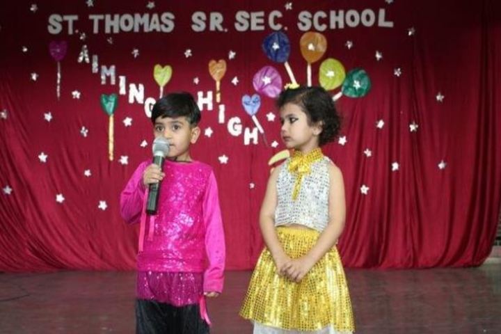 St Thomas School-Singing