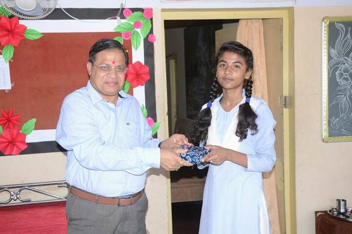 Takshshila Public Model High School-Gifts