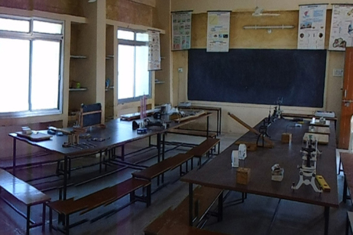 The Creative Public Higher Secondary School-Physics Labs