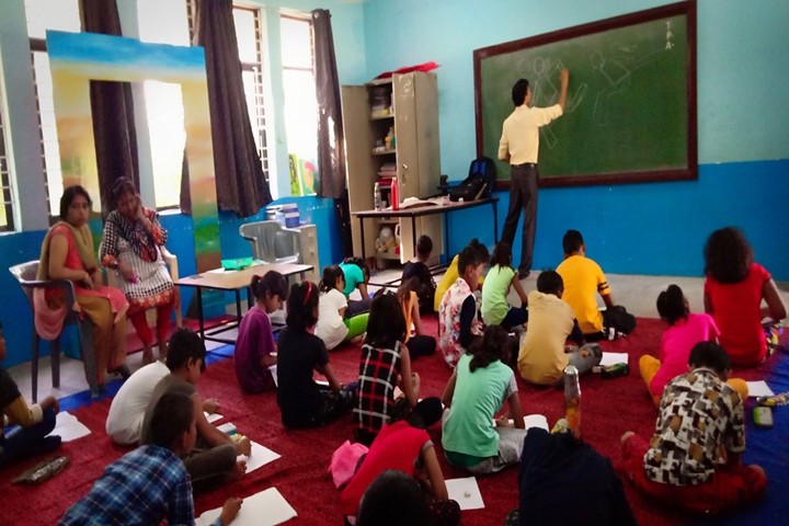 Vivekanand Vidya Vihar-Drawing Activity