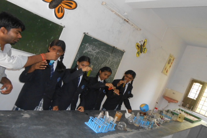 Devyanee International School-Chemistry Lab
