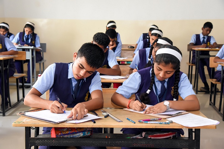 Dr Cyrus Poonawalla English Medium School-Class