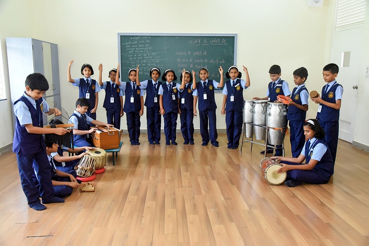 Dr Cyrus Poonawalla English Medium School-Music