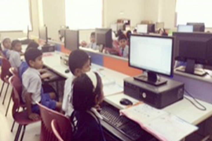 Dr D Y Patil Public School-Lab
