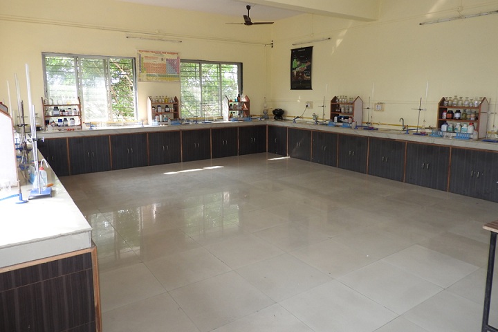 Dr Ulhas Patil English Medium School-Chemistry-Lab