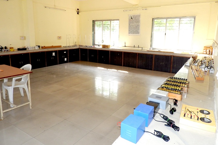 Dr Ulhas Patil English Medium School-Physics-Lab