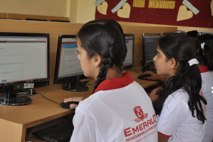 Emerald Heights School-Lab