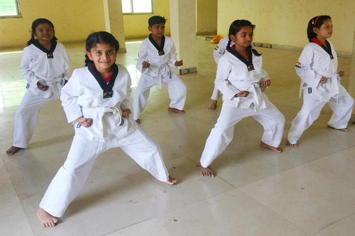 Emerald Heights School-Karate Activity