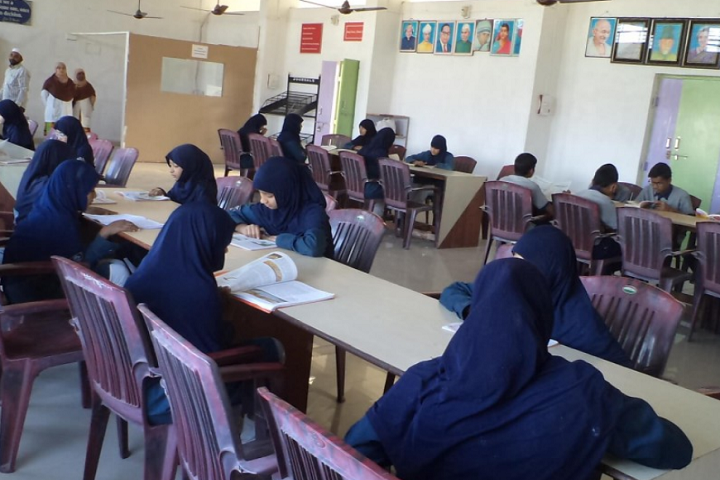 Everest Secondary School-Library