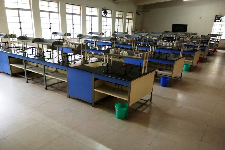 Loyola High School and Junior College-Physic Lab