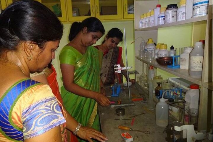 Jain Heritage A Cambridge School-Chemistry Lab