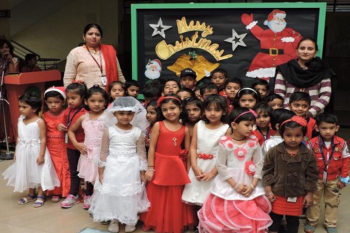 KK Wagh Universal School-Christmas