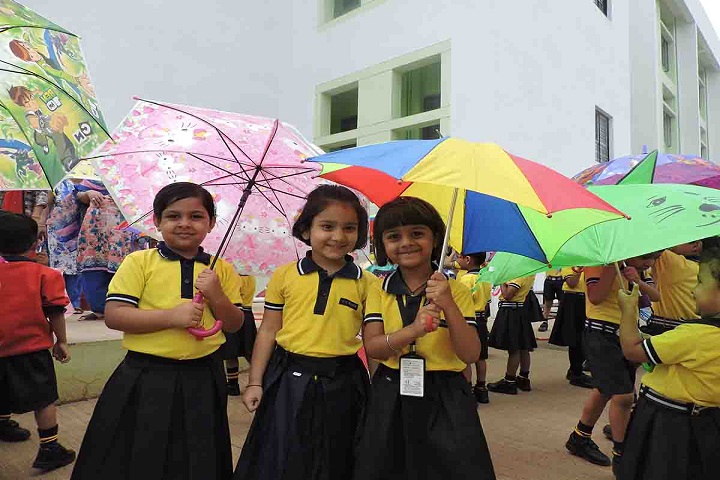 KK Wagh Universal School-Umbrella day