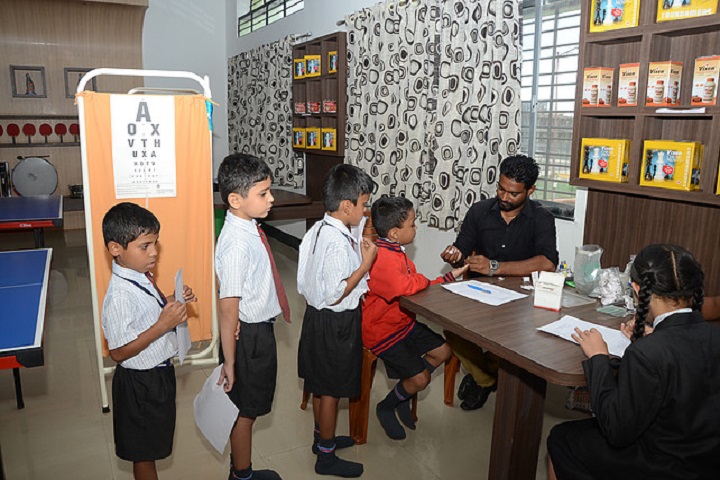 KK Wagh Universal School-Medical Check up