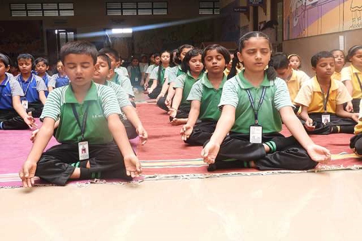 KK Wagh Universal School-Yoga Day