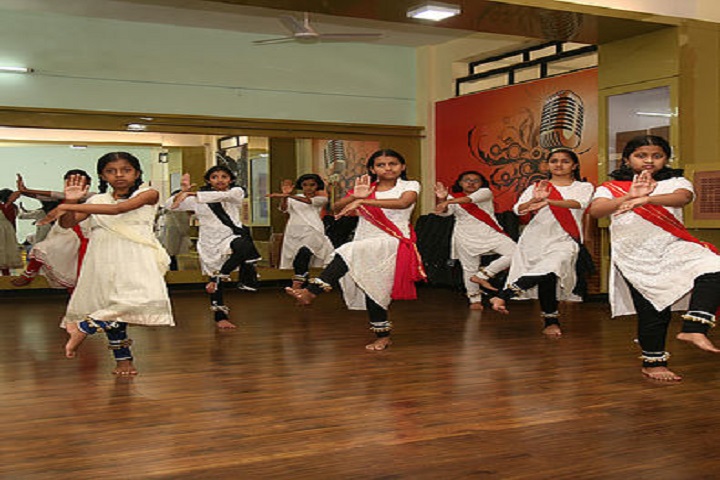KK Wagh Universal School-Dance room