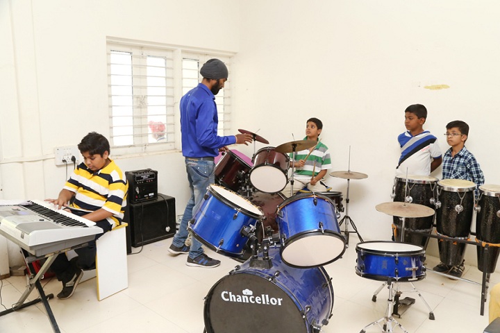 Mahatma Gandhi Missions Clover Dale School-Music