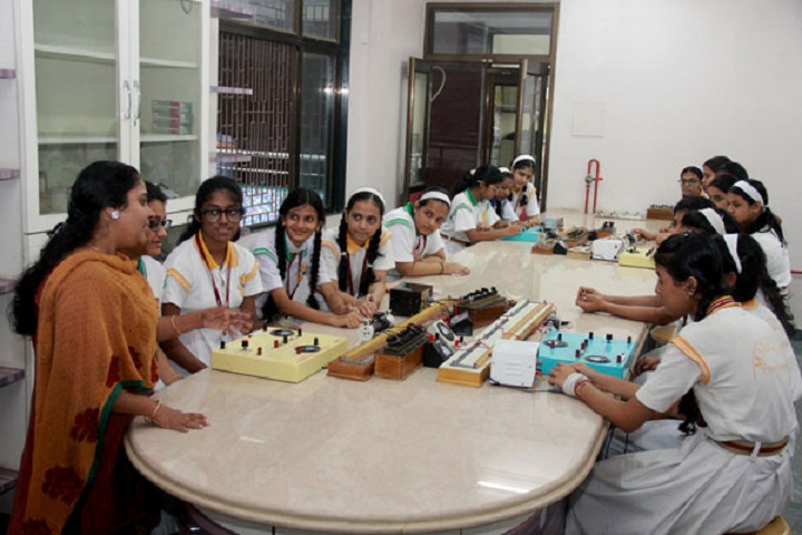 Mahatma International School-Physics-Lab