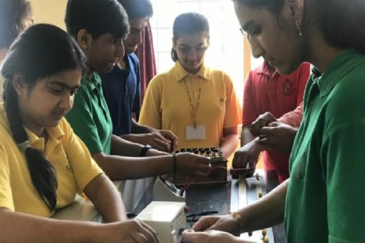 Mansukhbhai Kothari National School-Physics-Lab