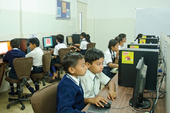 Nairs Essence International School-Computer Lab