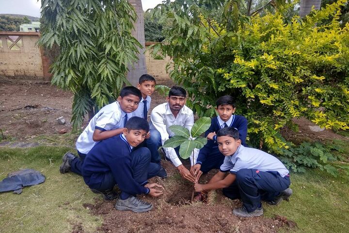Nalanda English Medium School-Plantation