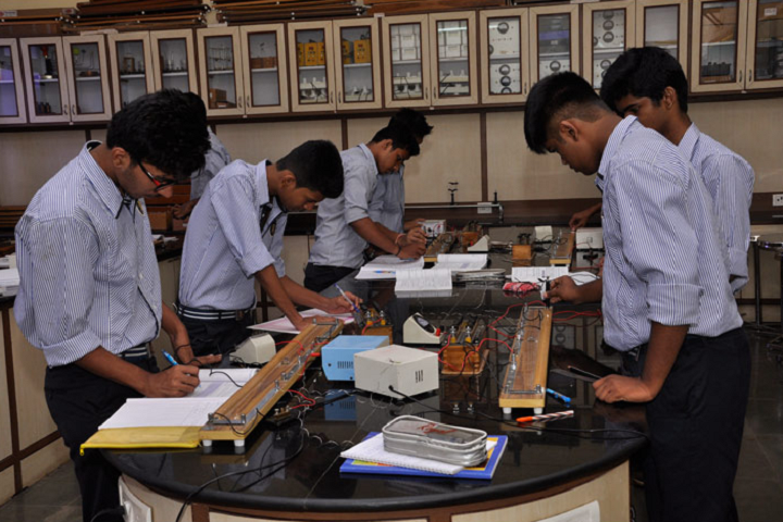 New Horizon Public School-Physics Lab