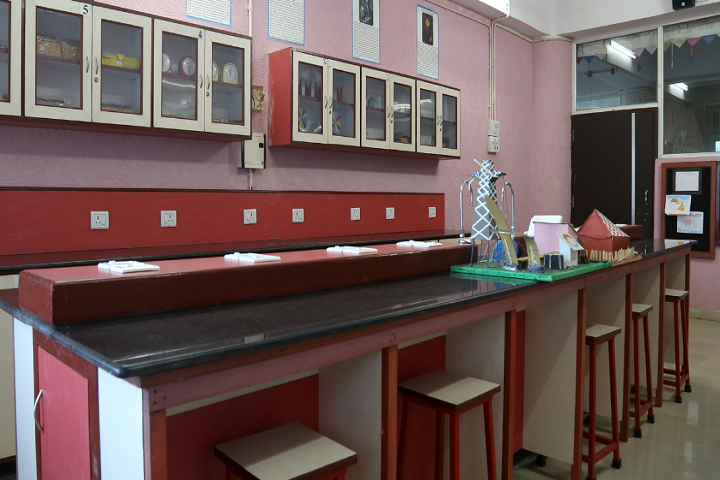 New Horizon Scholars School -Physics Lab