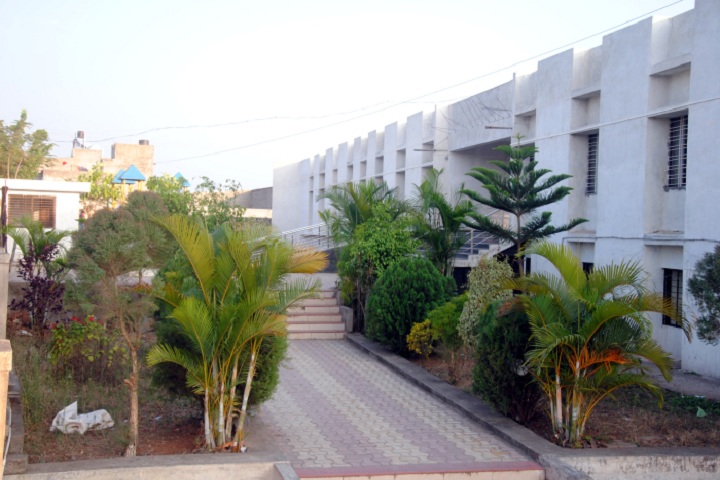 Holyden English Medium School-Campus