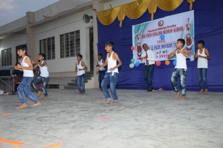 Holyden English Medium School-Dance