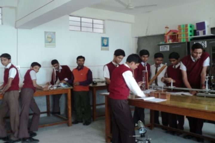 Dav Public School-Lab