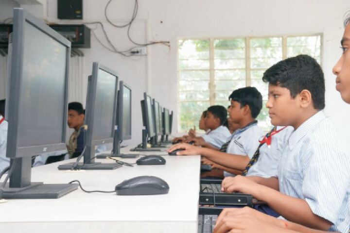 Pravara Central Public School-Computer Lab