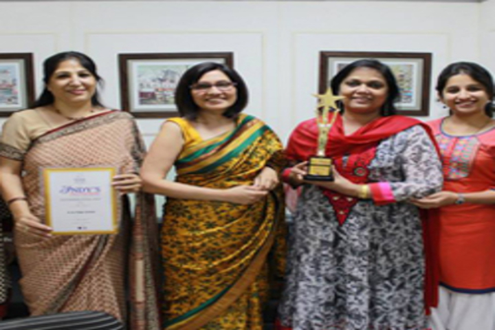 R N Podar School-Price Ceremony