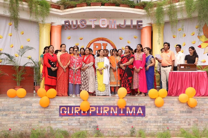 Rustomjie International School-Group singing