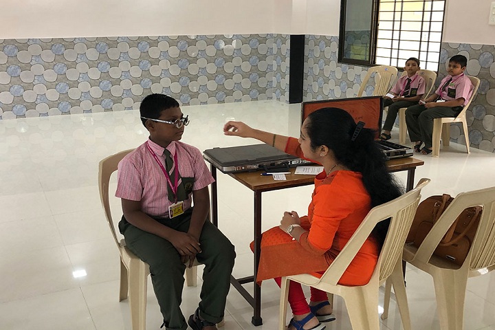 Santhome Public School-eye check up