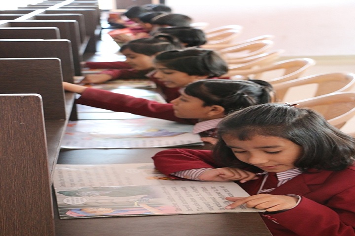 Sharada International School-IT Lab