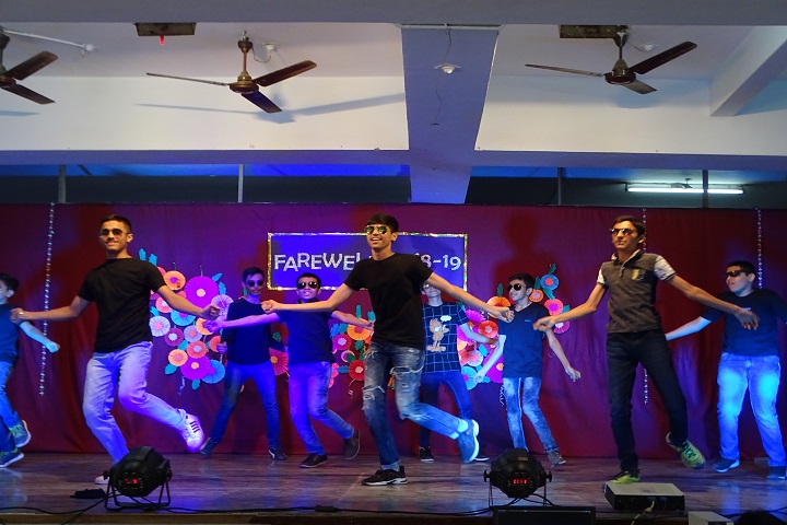 Sheth Karamshi Kanji English School-Group dances