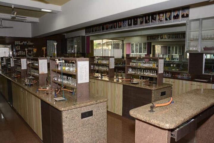 Sheth Vidya Mandir-Chemistry Lab
