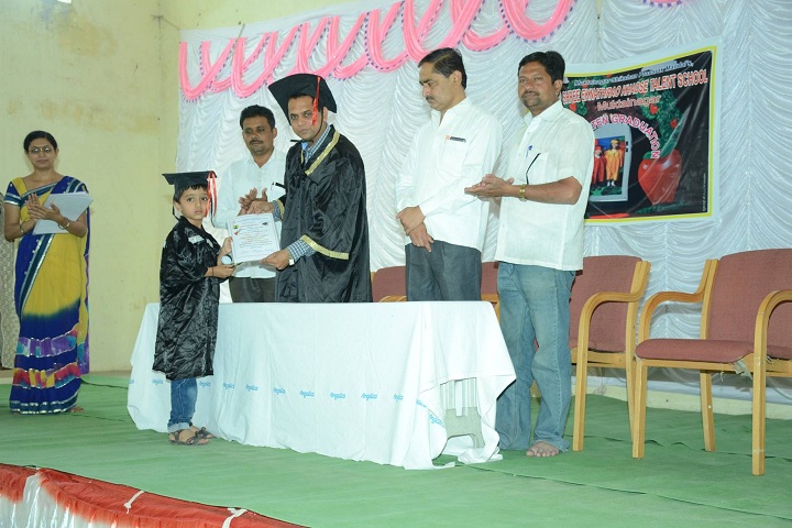 Shree Eknathrao Khadse Talent School-Graduation Day