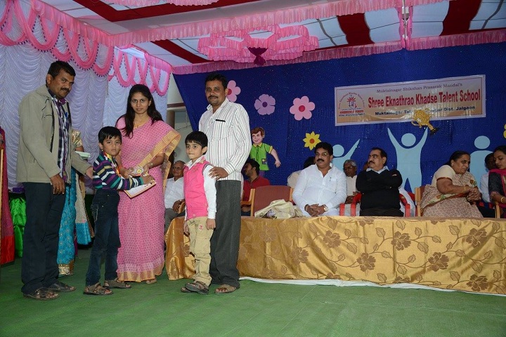 Shree Eknathrao Khadse Talent School-Prize Distribution