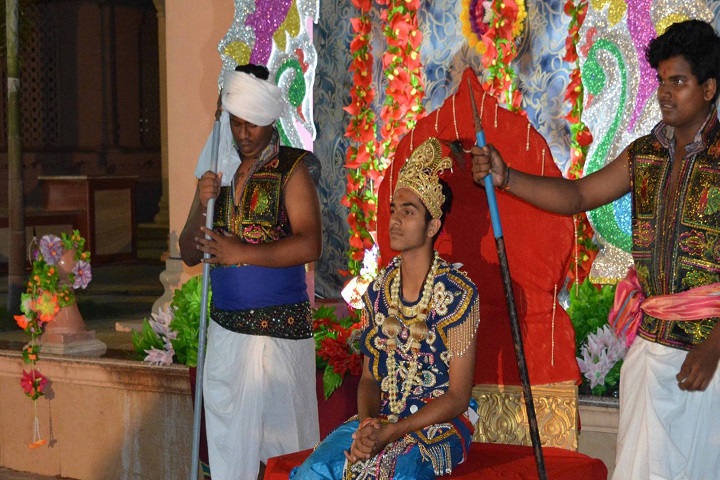 Shree Swaminarayan Gurukul International School-Skit
