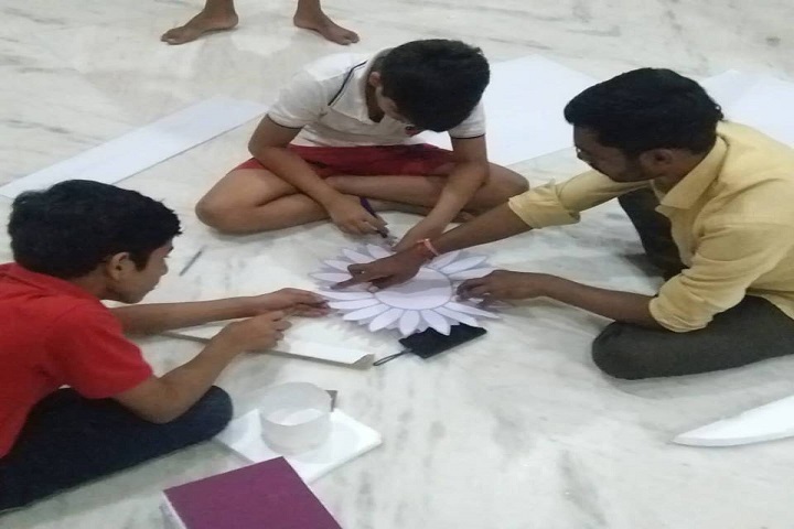 Shree Swaminarayan Gurukul International School-Arts andCrafts
