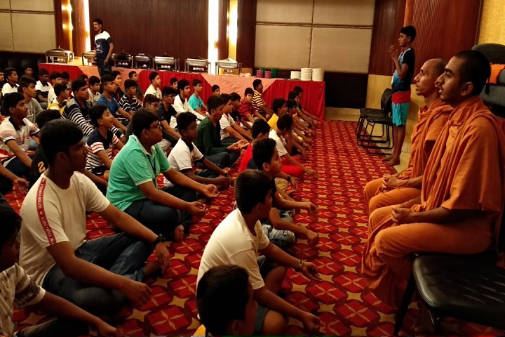 Shree Swaminarayan Gurukul International School-Yoga