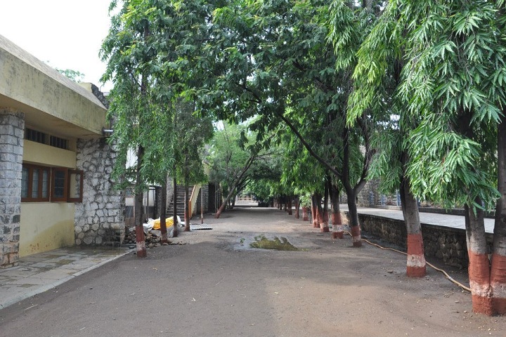 The Greenfingers School-Way to Dining Hall