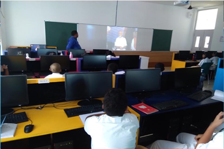 Delhi Public School-Computer Lab