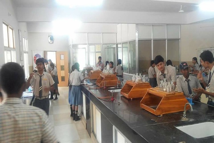 Usa Vidya Niketan Home-Science Lab