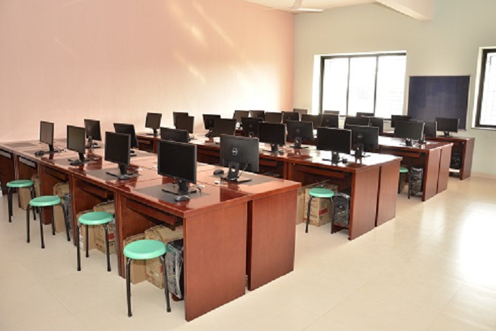 Vidya Pratishthans Dr Cyrus Poonawalla School-IT-Lab