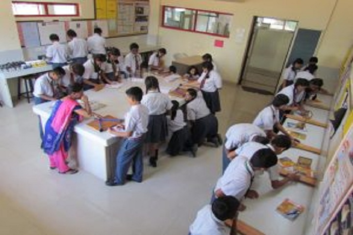Vidyashilp Public School-Physics Lab