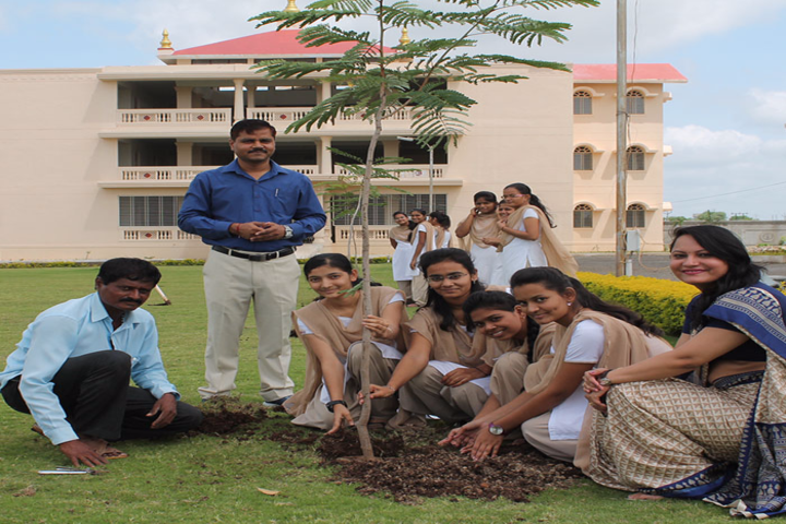 Vishwashanti Gurukul School-Plantation