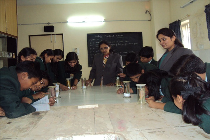 Yavatmal Public School-Science Lab