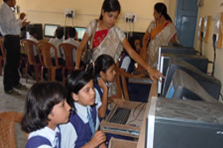 Cement Nagar English Medium School - Computer lab